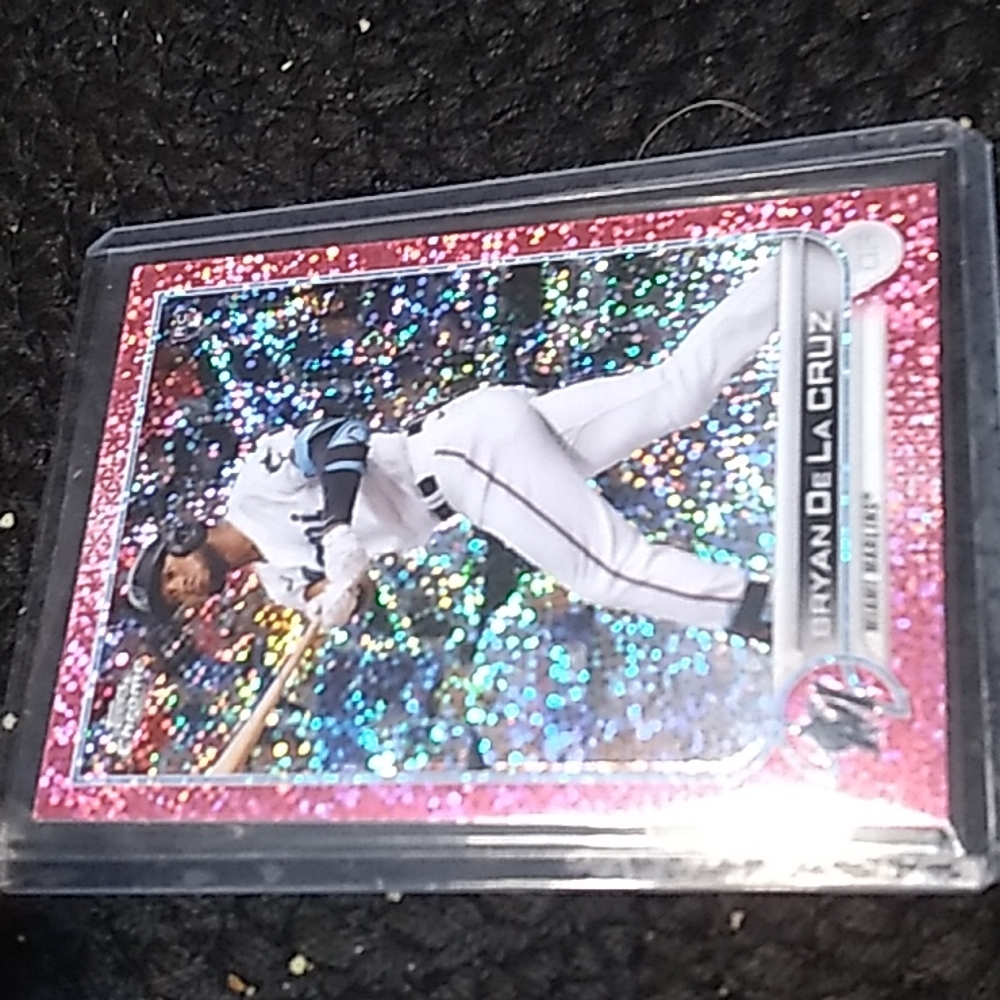 Bryan De la cruz topps chrome serial card 205/350 2022 rc pink and purple